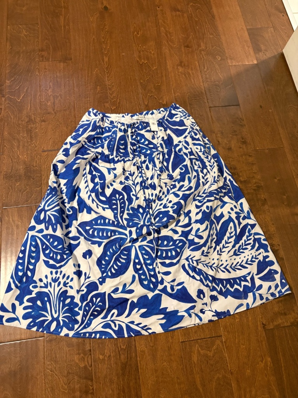 Banana Republic Factory White and Blue Floral A-Line Skirt